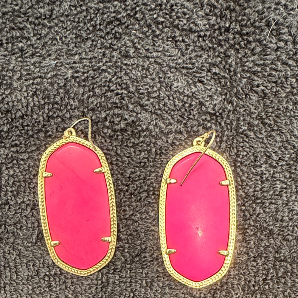Kendra Scott Elle Fuchsia Pink Statement Earrings